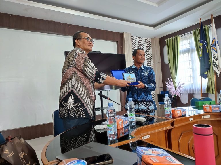 Kunjungan Benchmarking Dari Universitas Sultan Ageng Tirtayasa